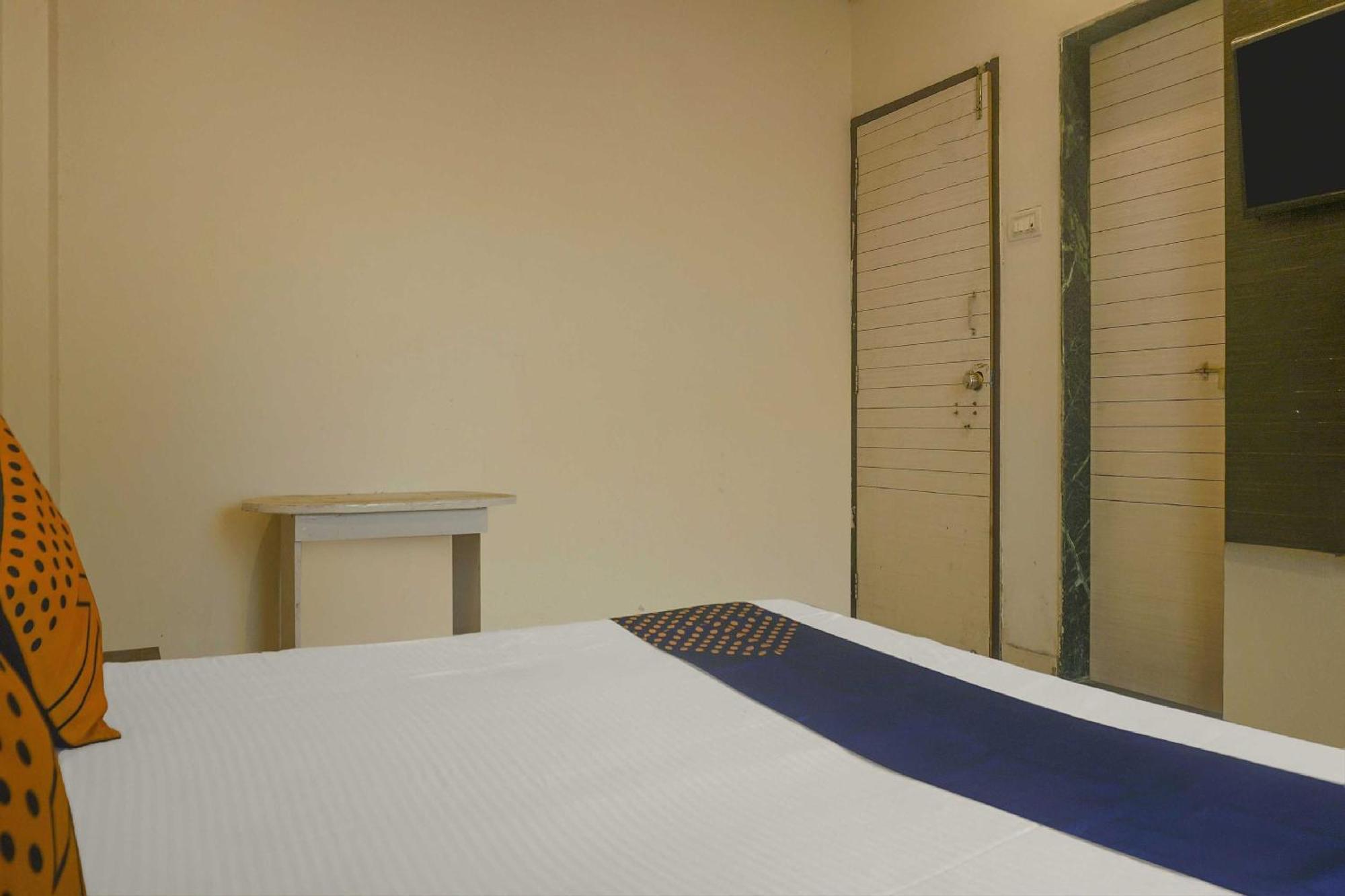 Hotel O Peacock Lodging Kharakvasla Eksteriør billede