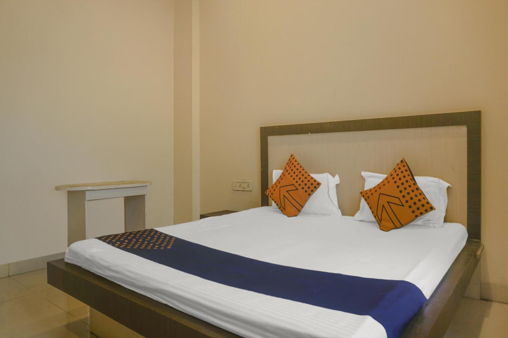 Hotel O Peacock Lodging Kharakvasla Eksteriør billede