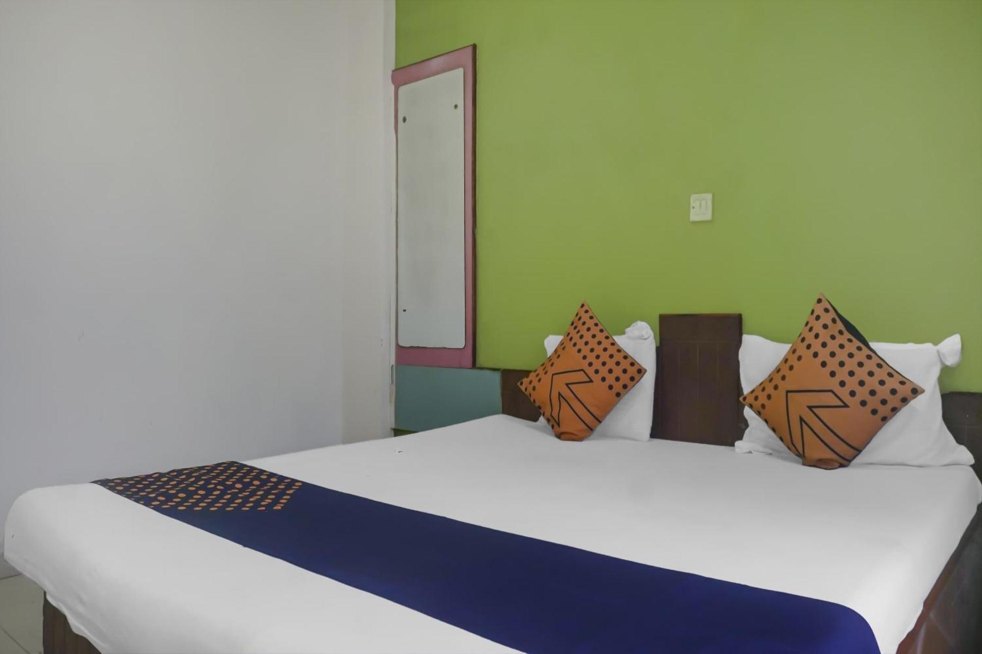 Hotel O Peacock Lodging Kharakvasla Eksteriør billede