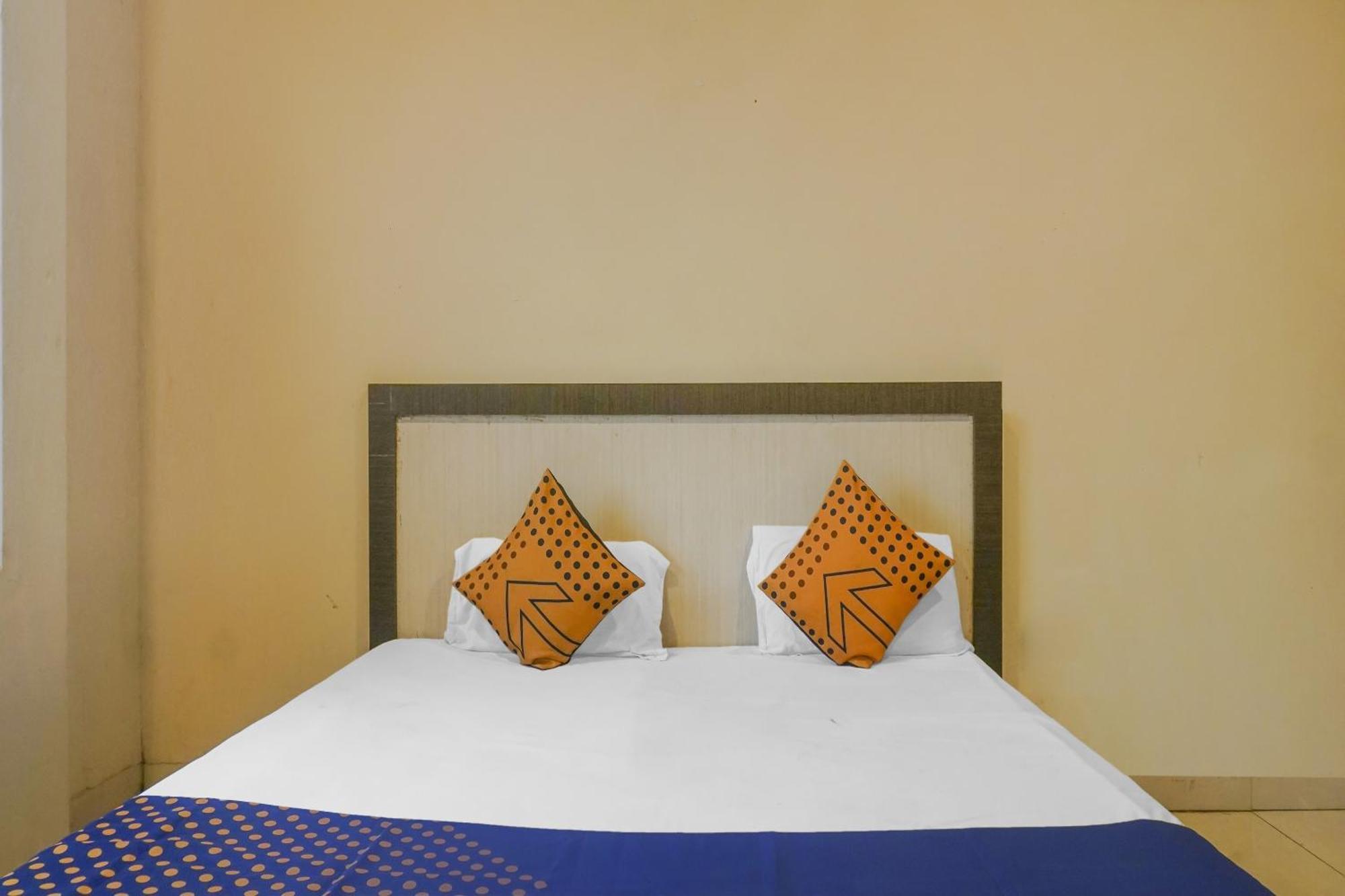 Hotel O Peacock Lodging Kharakvasla Eksteriør billede