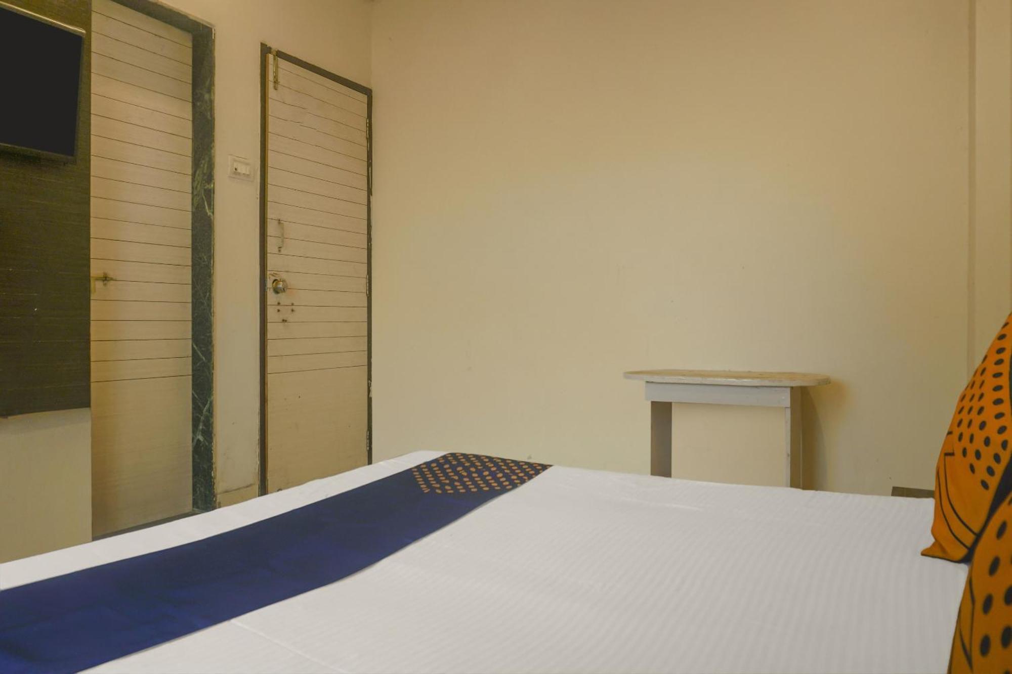 Hotel O Peacock Lodging Kharakvasla Eksteriør billede